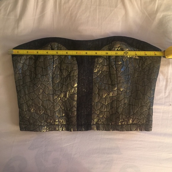 Sparkle & Fade Sleeveless Crop Top - Picture 6 of 8